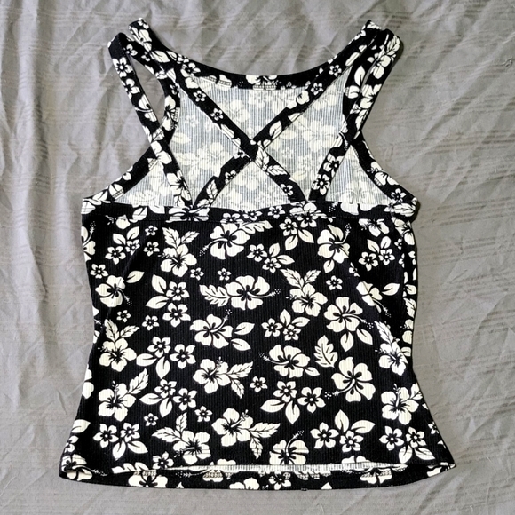 Rue 21 ~ Tropical Crop Top - Picture 2 of 3